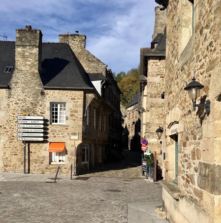 Manureva - Chambre D'Hote En Coeur De Ville Dinan Exterior foto